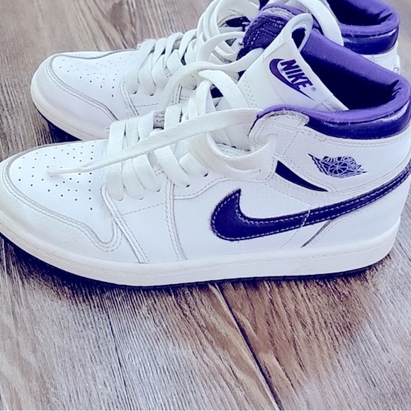Air Jordan 1 High OG 'Court Purple Sz 6.5 Women - Picture 10 of 11